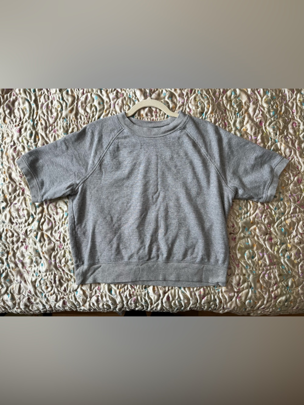 Everlane Women’s Gray Crewneck Sweatshirt